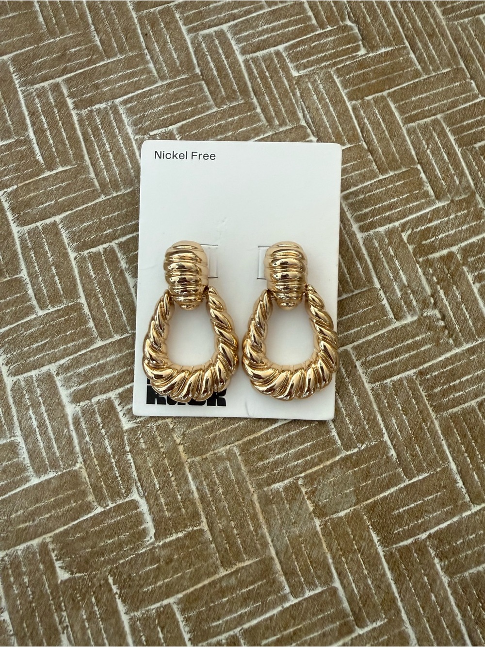 NWT Gold Chunky Earrings